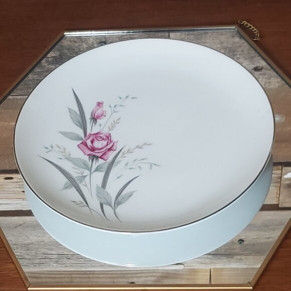 Windsor Rose Bread Plate by Fine China of Japan - 1950's Dinnerware. - Picture 3 of 4